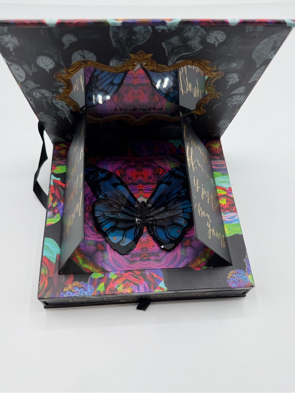 Urban Decay Disney Alice Through The Looking Glass Eyeshadow Palette - Picture 4 of 5